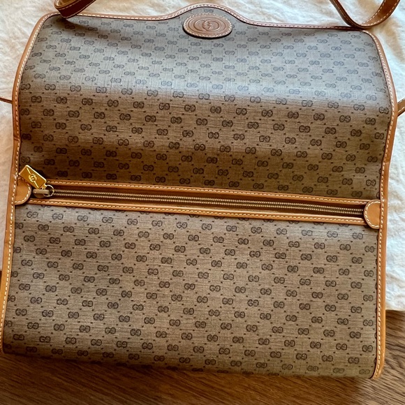 Authentic made in Italy Gucci camel monogrammed 2 way flat purse or clutch - Picture 6 of 8